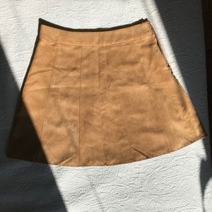 BCBG NEVER WORN Suede Mini-Skirt S2